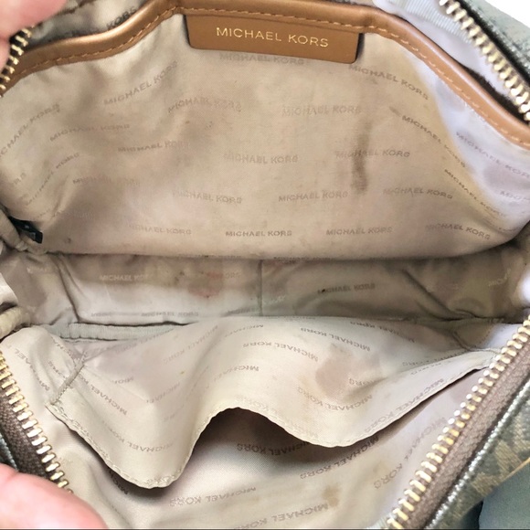 [Michael Kors] JET SET SHOULDER BAG - Picture 7 of 8